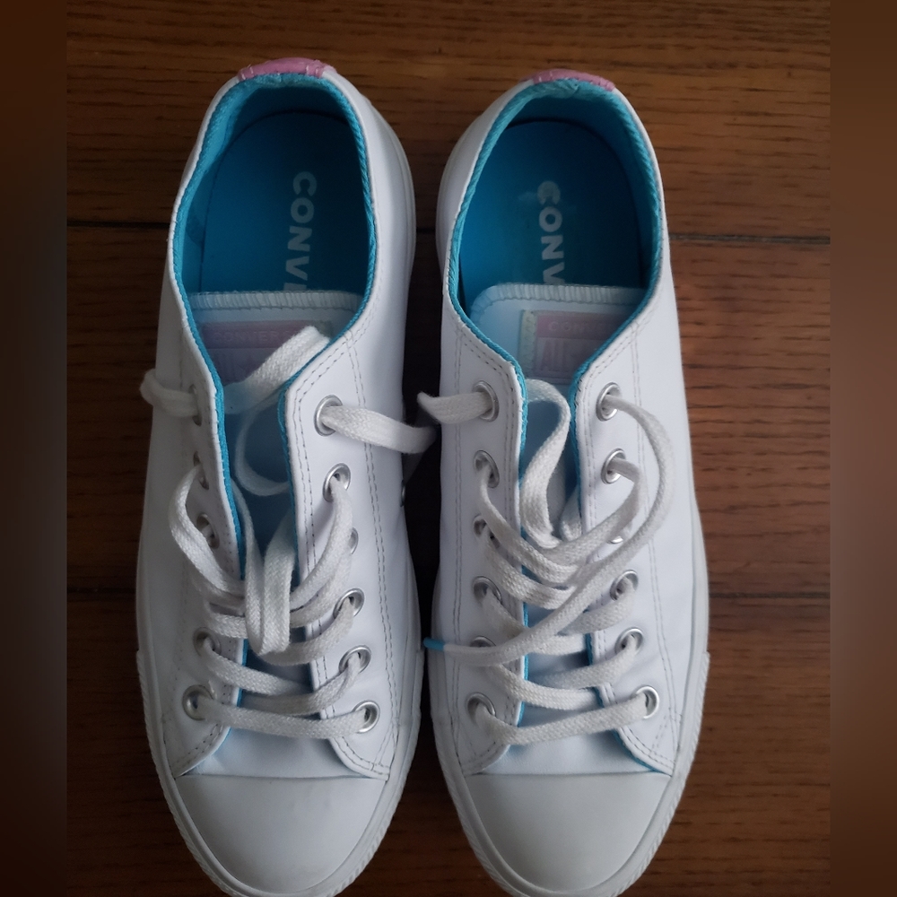 Like New Converse CTAS Love The Progress Leather Sneakers - Picture 9 of 11